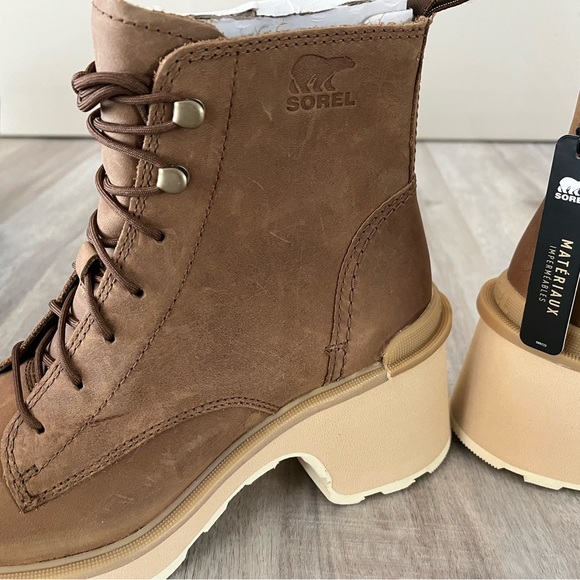 Women’s size 8 lug sole boots new in box! Super cute and versatile! - Picture 5 of 6